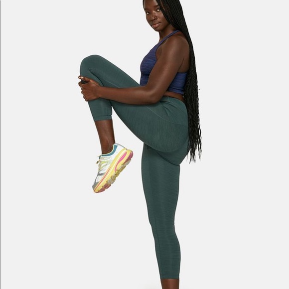 ❤️ Outdoor Voices Flex Legging in Evergreen - Picture 2 of 5